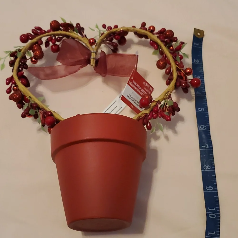 2 Berry Potted Hearts Tabletop Decor